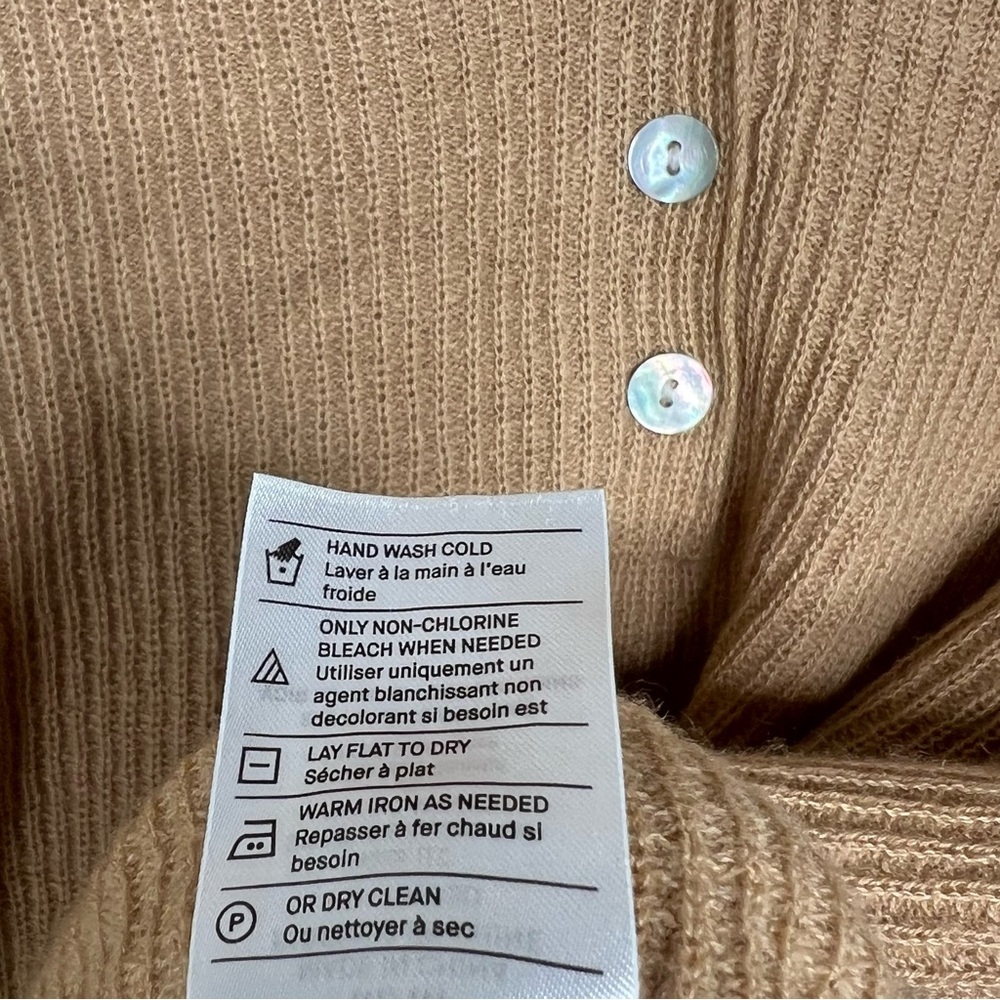 Vince Cashmere Long Sleeve V-Neck Henley in Camel, size M - Picture 6 of 7